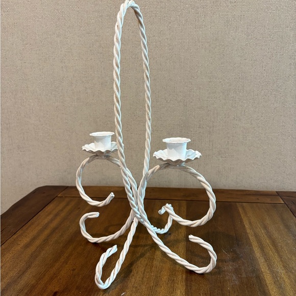 Elegant White Metal Candle Holder - Picture 1 of 9